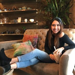 Meet your Posher, Andrea